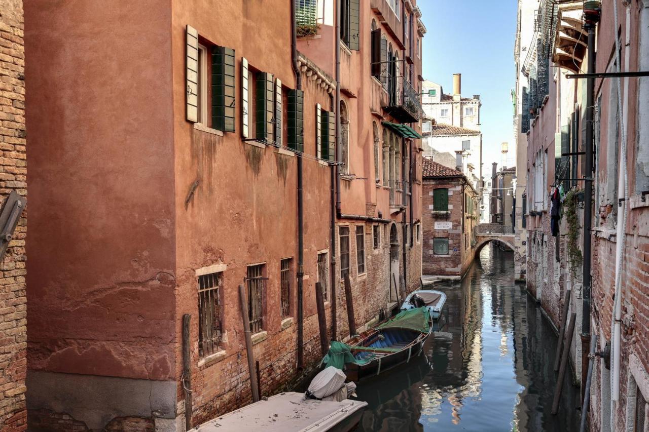 Canal view suite in Rialto Venezia Esterno foto