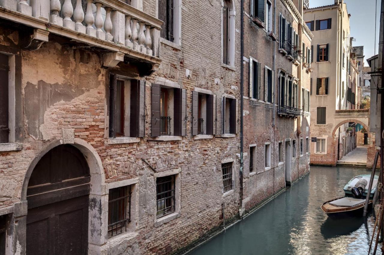 Canal view suite in Rialto Venezia Esterno foto