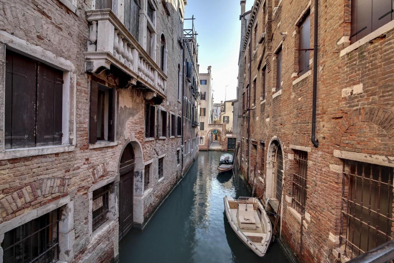 Canal view suite in Rialto Venezia Esterno foto