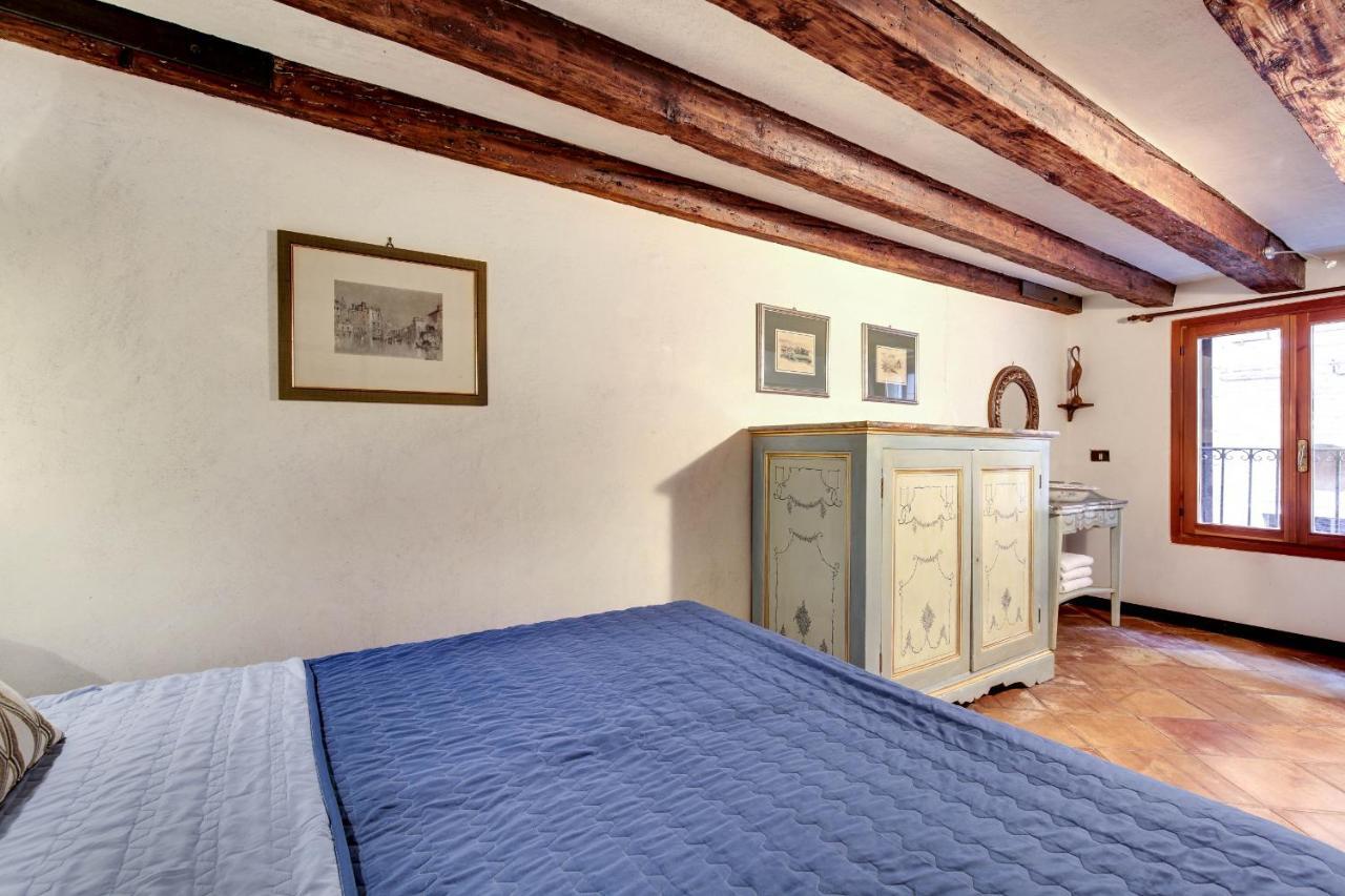 Canal view suite in Rialto Venezia Esterno foto